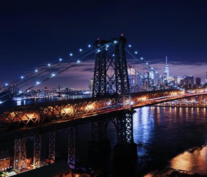 williamsburg bridge night time lights